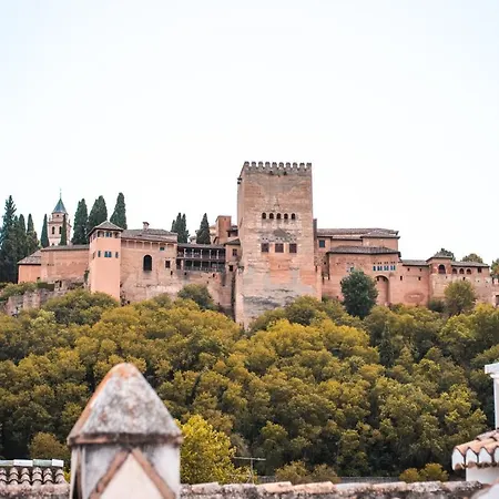 Tuguest Mirador Alhambra * غرناطة